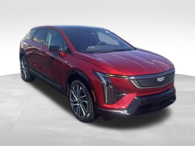 Used 2025 Cadillac Optiq Sport 2 w/ LPO, Floor Liner Package AWD/4WD image 6