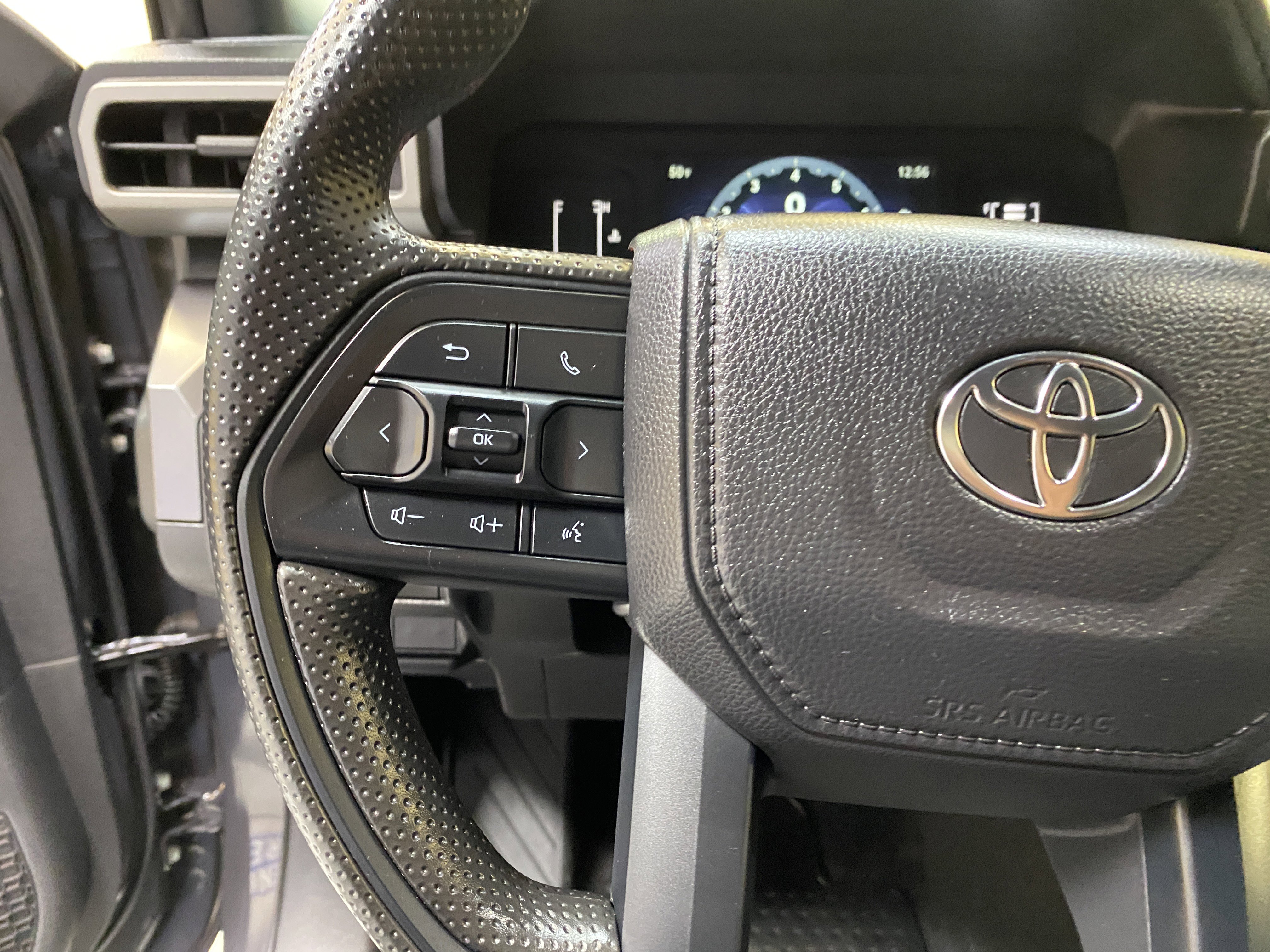Used 2025 Toyota Tacoma SR5 image 34
