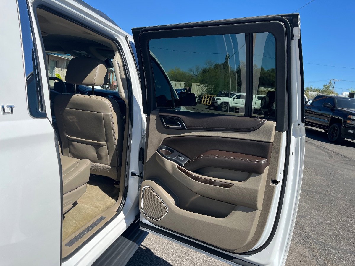 Used 2019 Chevrolet Suburban LT RWD image 37