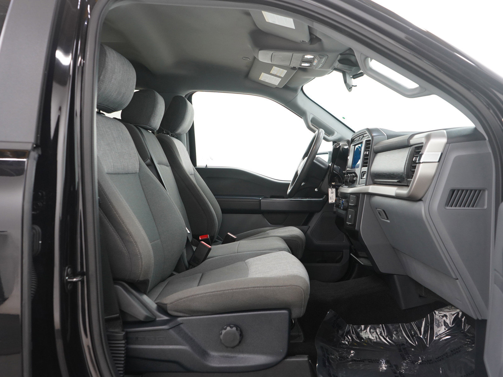 Used 2021 Ford F150 XLT image 11