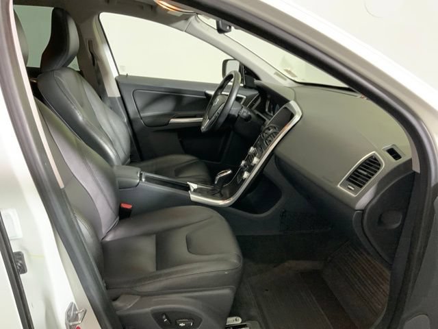 Used 2016 Volvo XC60 T5 Premier w/ Protection Package AWD/4WD image 29