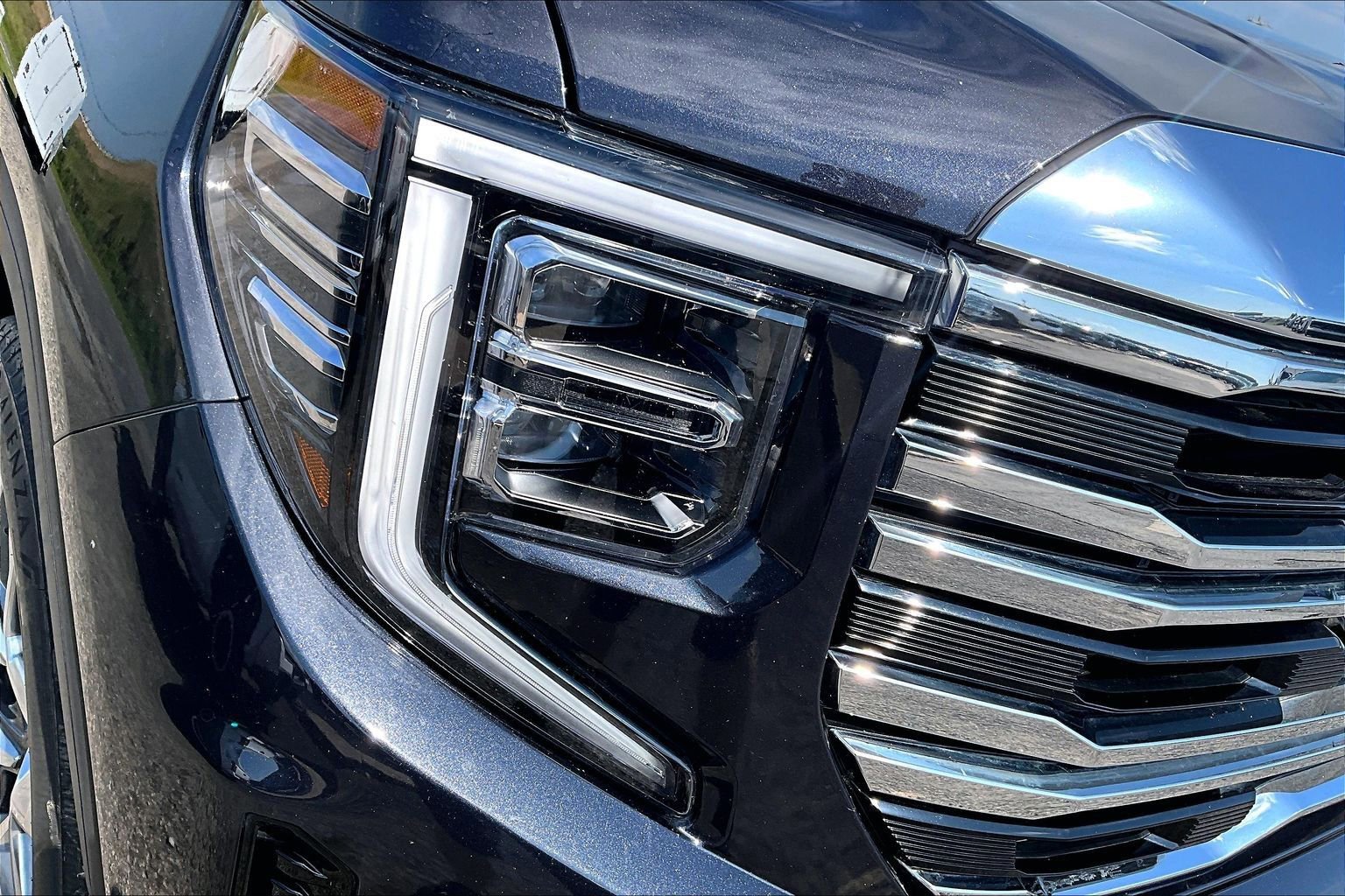 Used 2023 GMC Sierra 1500 SLT w/ SLT Premium Package AWD/4WD image 31