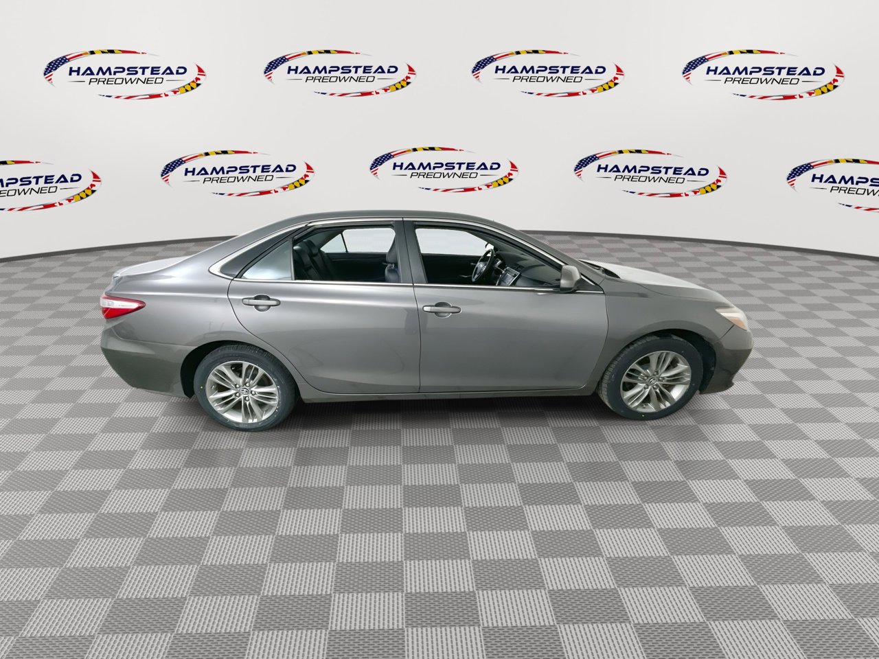 Used 2015 Toyota Camry SE image 9