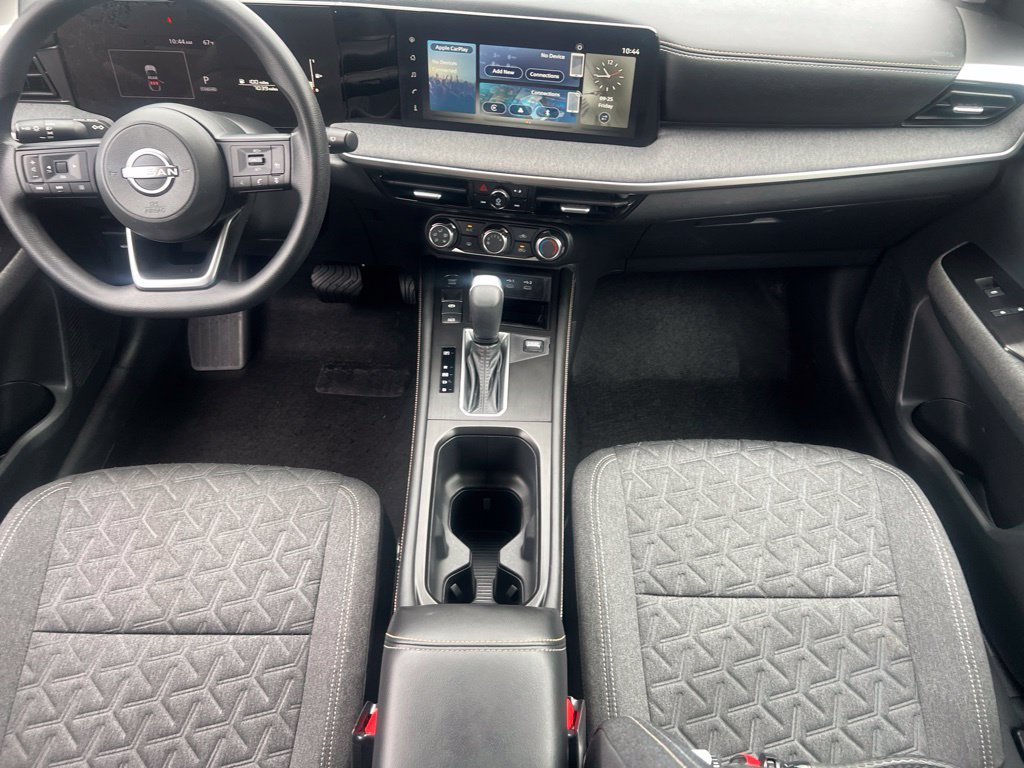 Certified 2025 Nissan Kicks SV w/ Charging Package AWD/4WD image 19