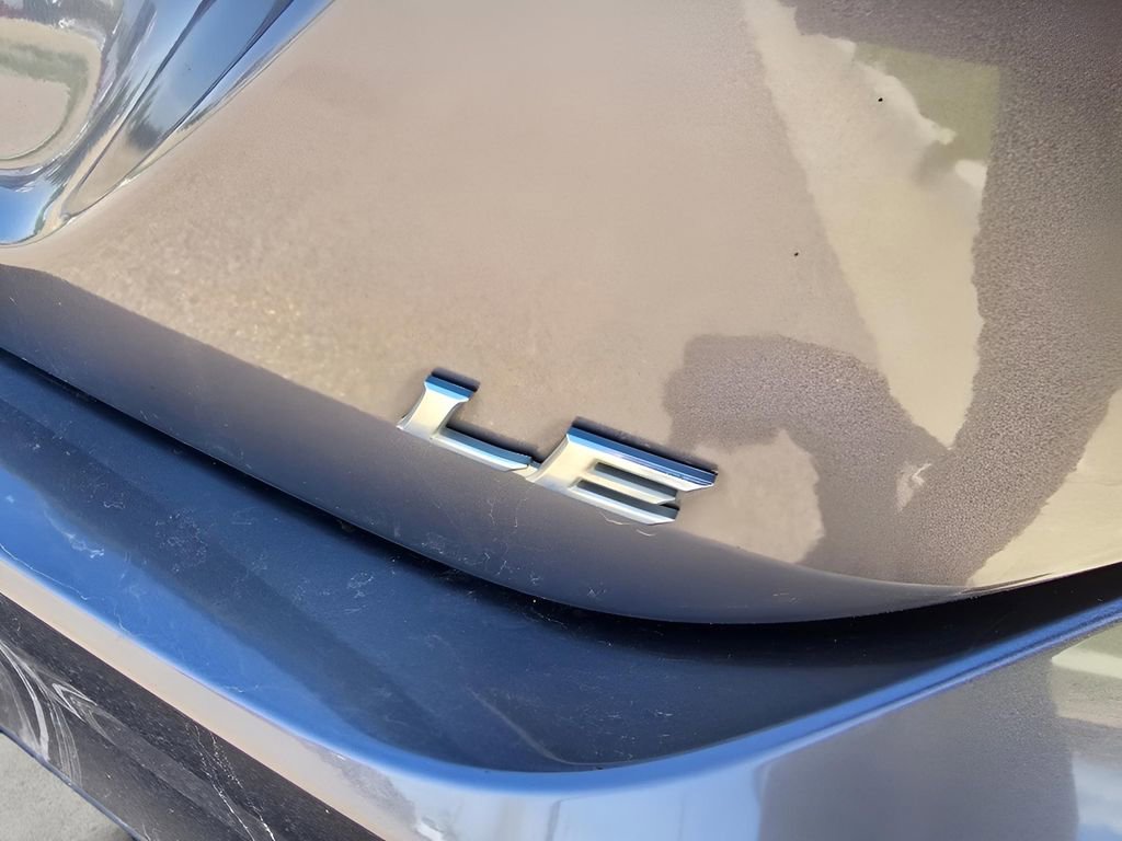 Used 2018 Toyota Camry LE image 30