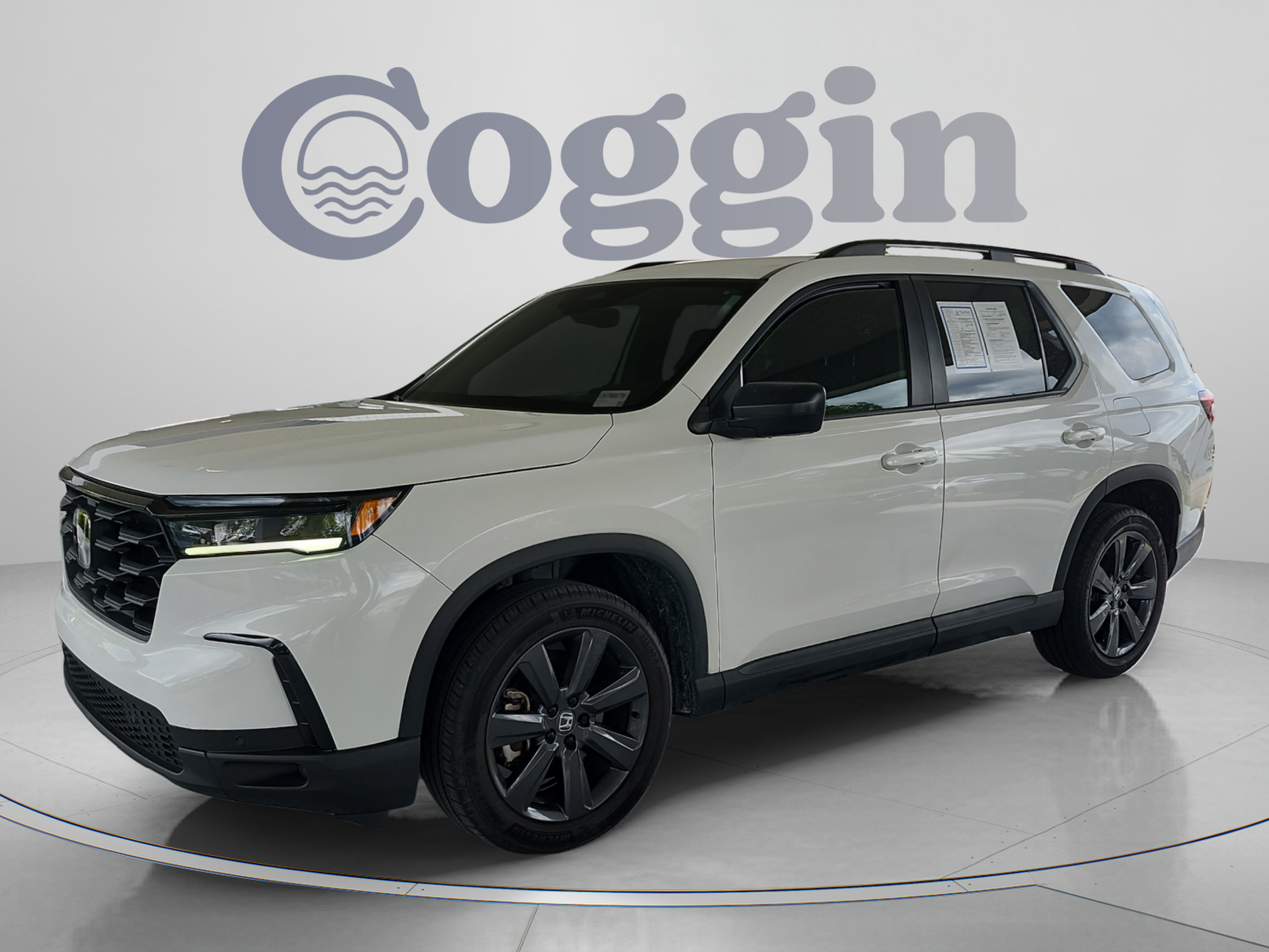 Certified 2024 Honda Pilot Sport image 1