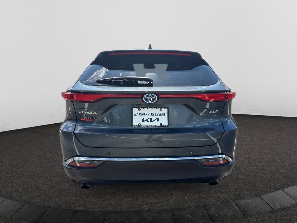 Used 2023 Toyota Venza XLE AWD/4WD image 6