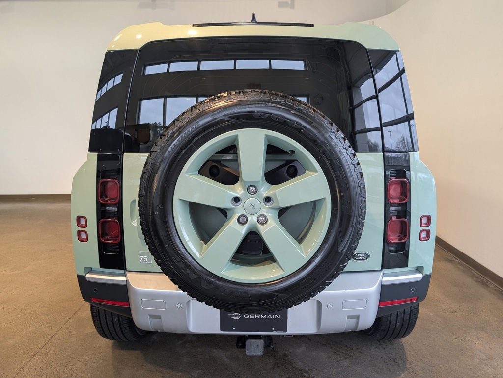 Used 2023 Land Rover Defender 110 75th Limited Edition image 4