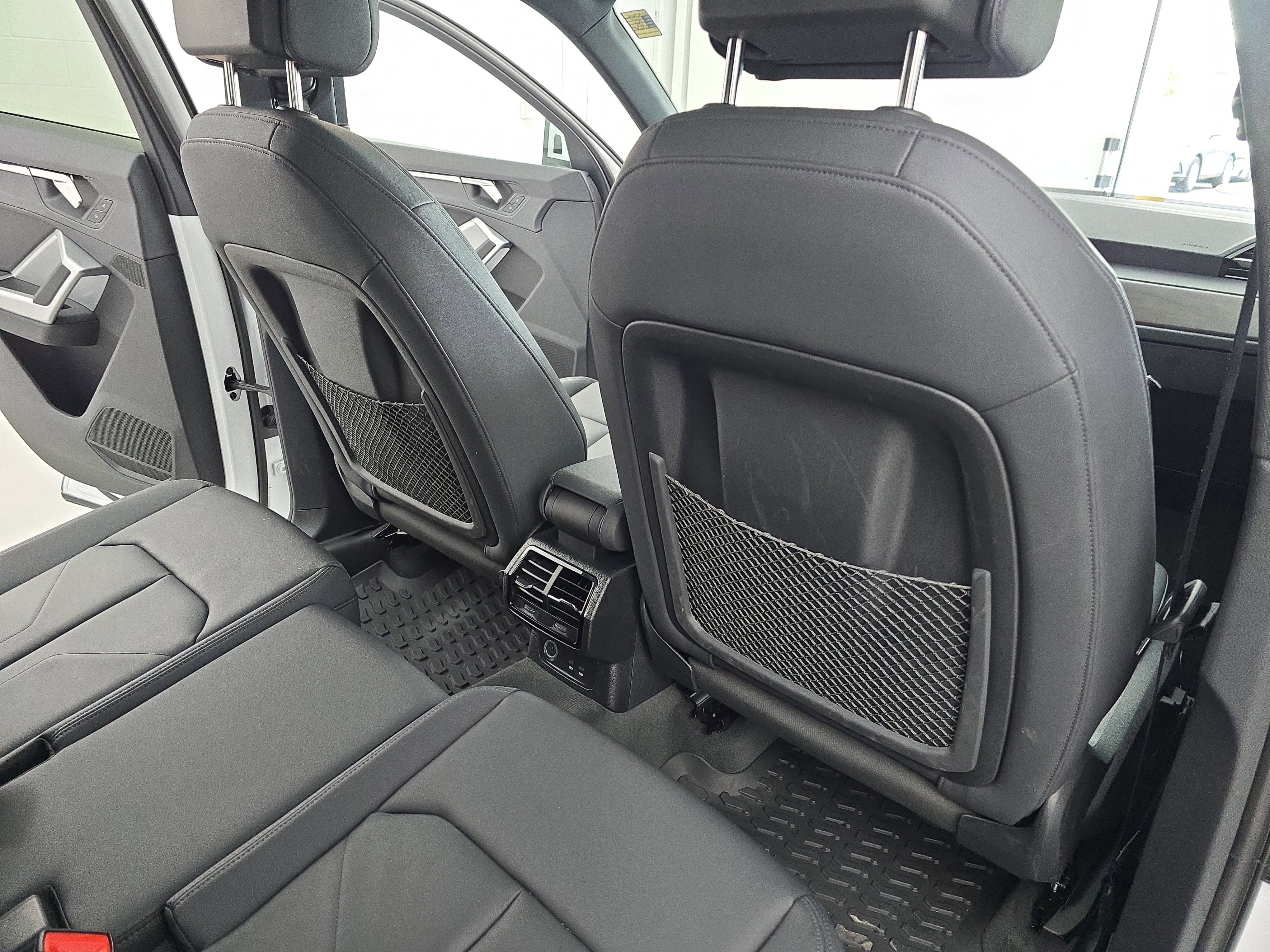 Used 2025 Audi Q3 2.0T Premium w/ Convenience Package image 11