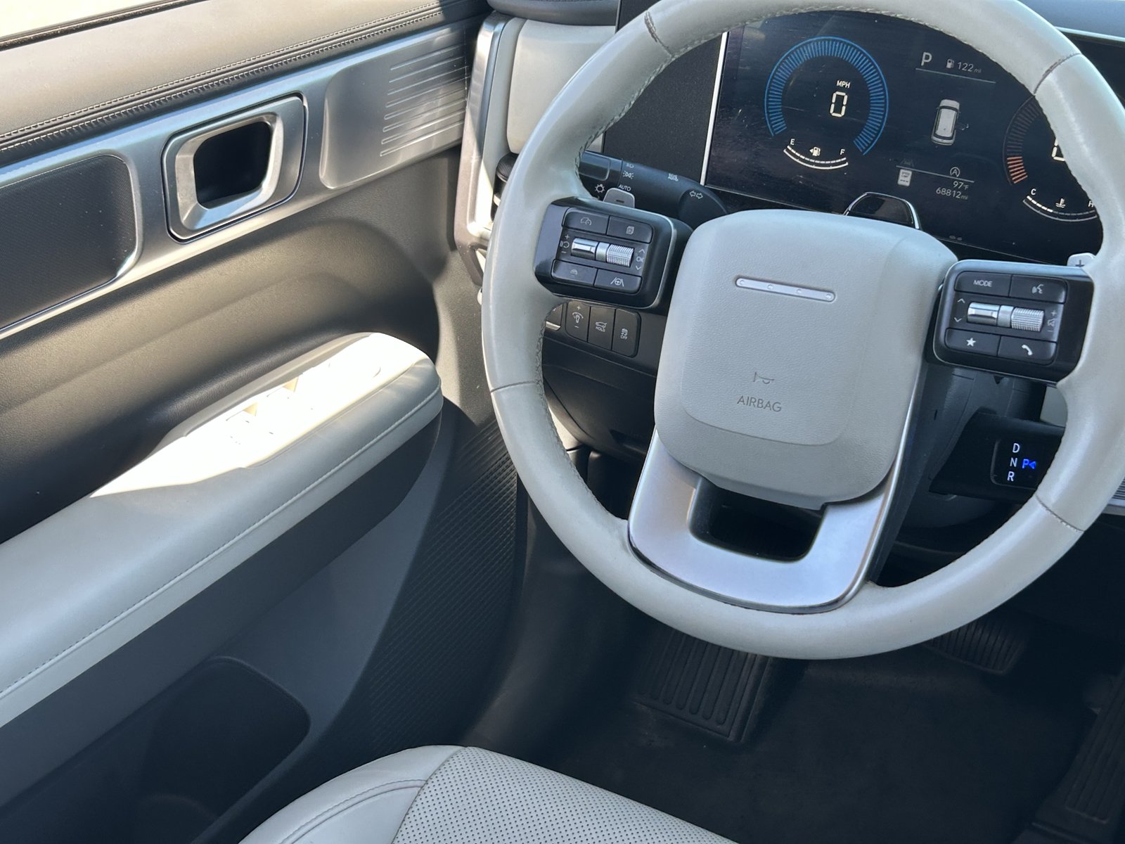 Used 2024 Hyundai Santa Fe SEL FWD image 15