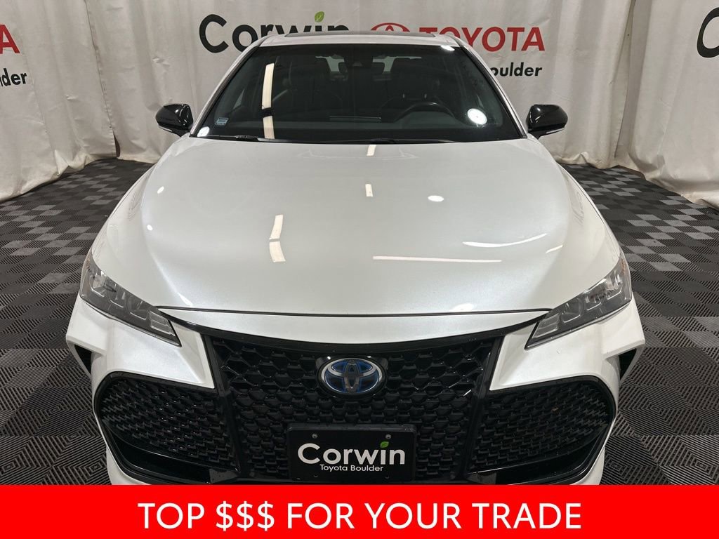 Used 2022 Toyota Avalon XSE image 2