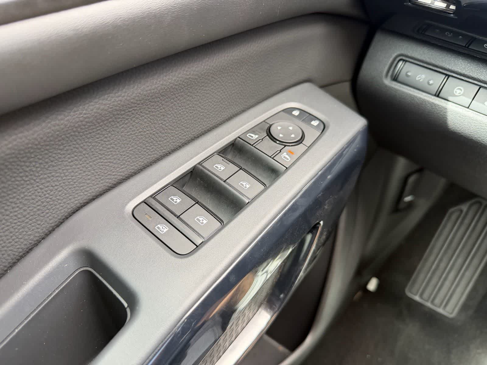 New 2026 Nissan Pathfinder SV FWD image 25