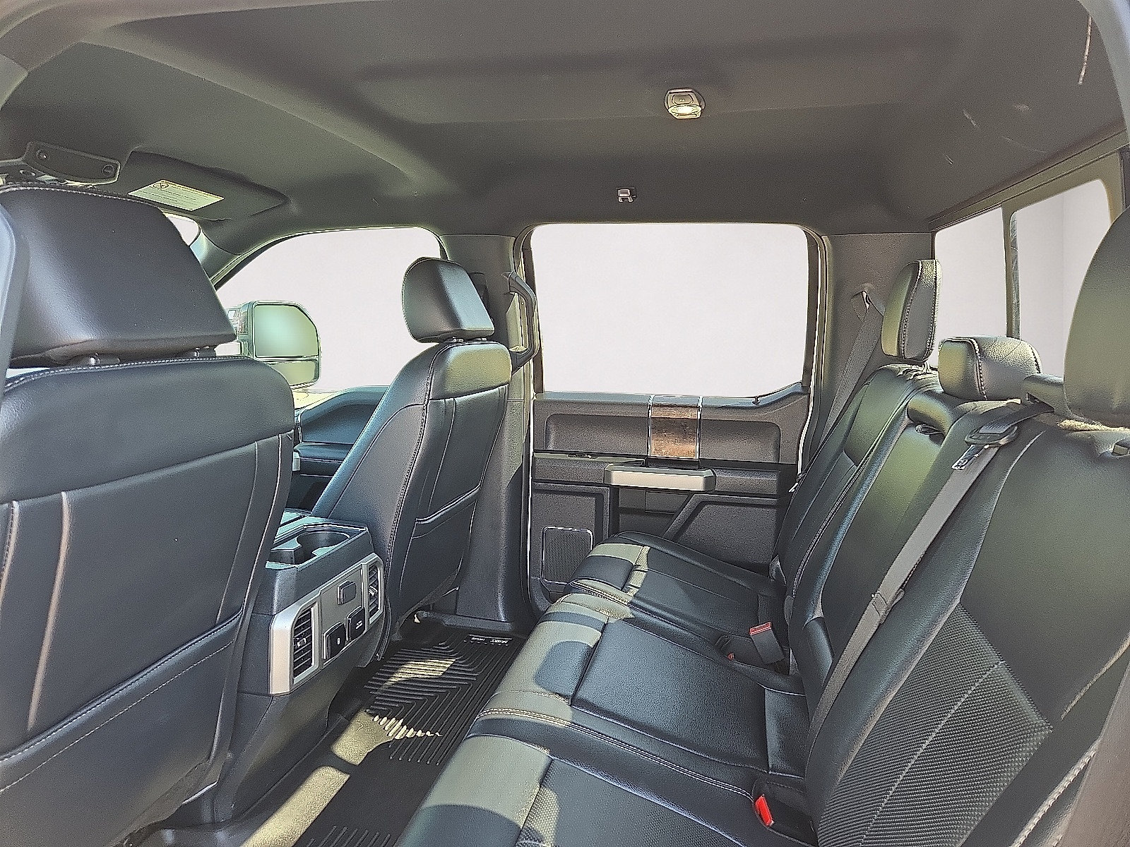 Used 2022 Ford F250 Lariat w/ Black Appearance Package AWD/4WD image 20