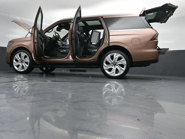 Certified 2025 Lincoln Navigator Black Label AWD/4WD image 58