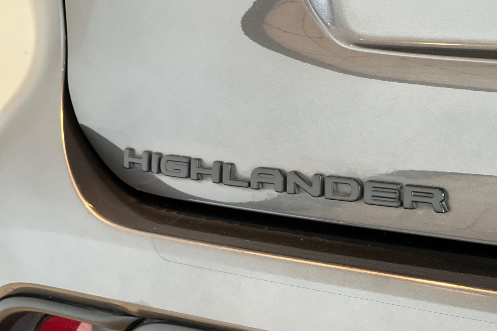 Used 2022 Toyota Highlander XLE AWD/4WD image 28