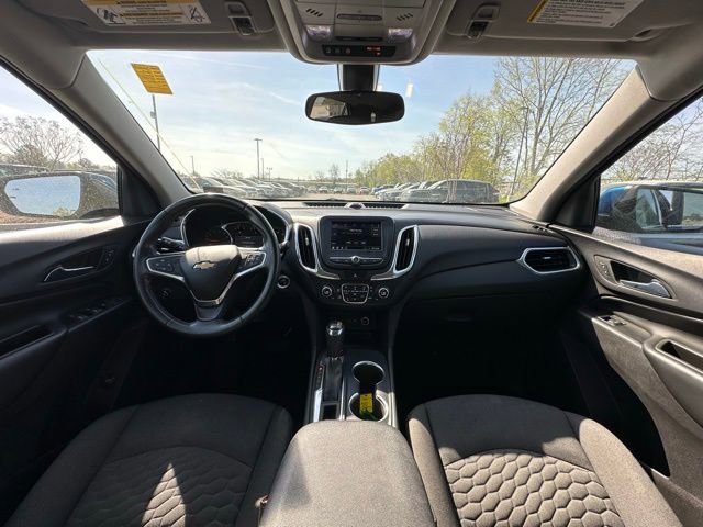 Used 2019 Chevrolet Equinox LT image 2