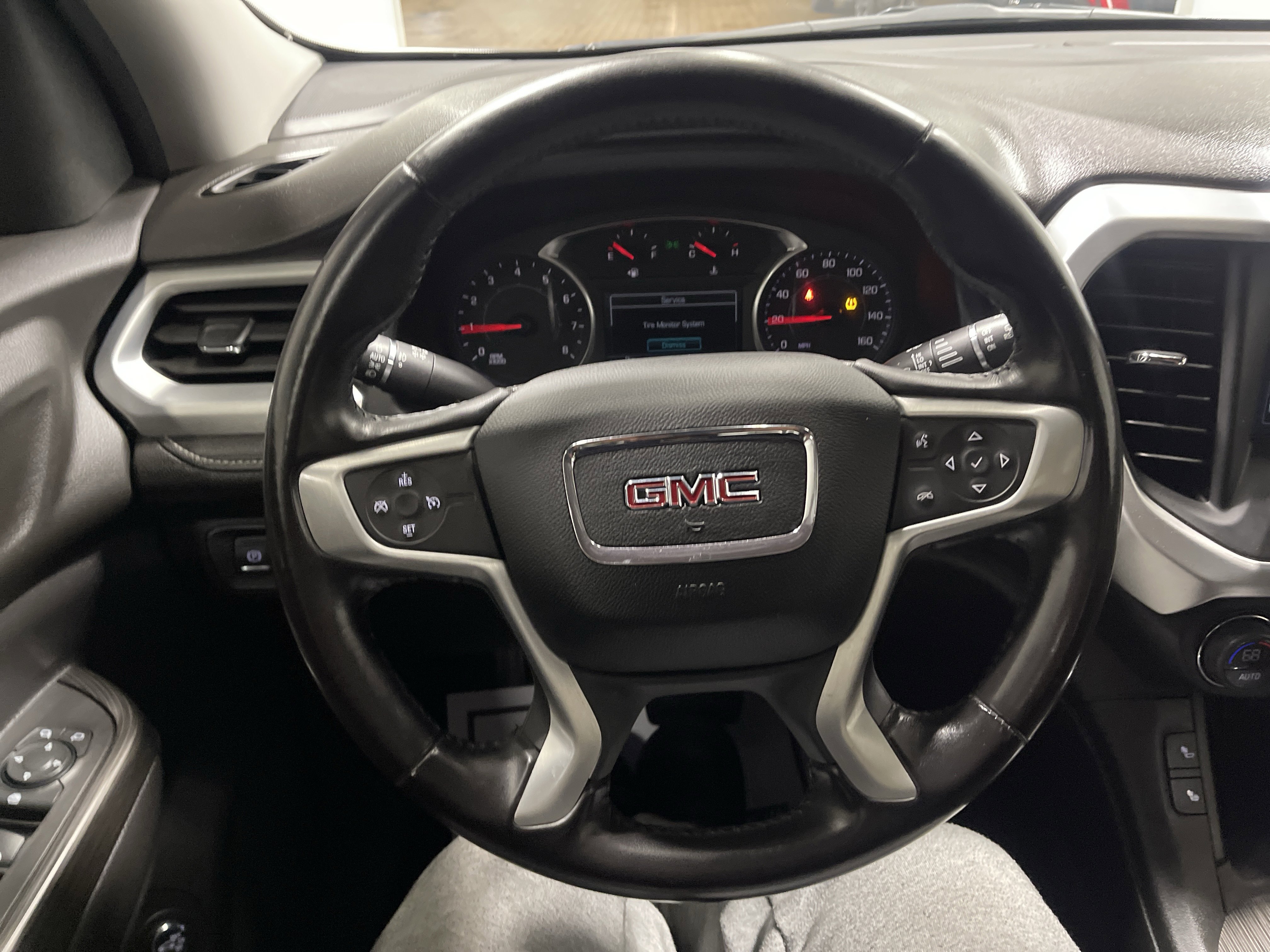Used 2019 GMC Acadia SLT AWD/4WD image 30