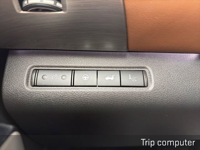 Used 2025 Nissan Pathfinder Platinum image 41
