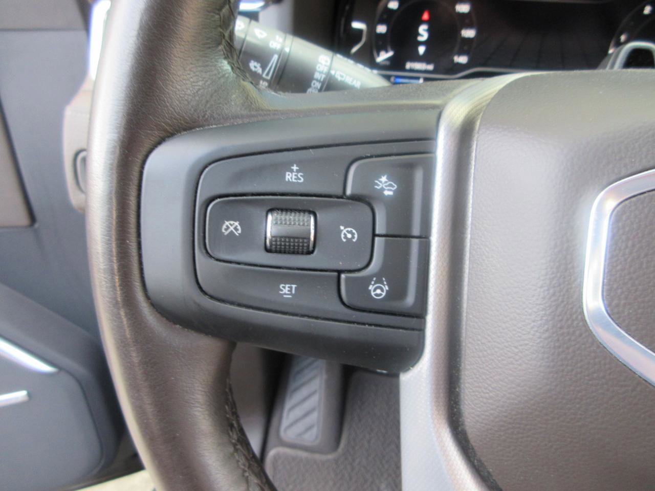 Used 2024 GMC Yukon Denali w/ Advanced Technology Package image 60