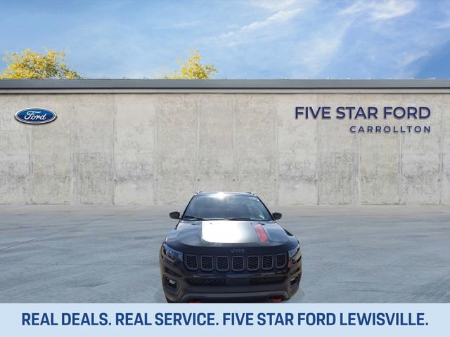 Used 2024 Jeep Compass Trailhawk image 3