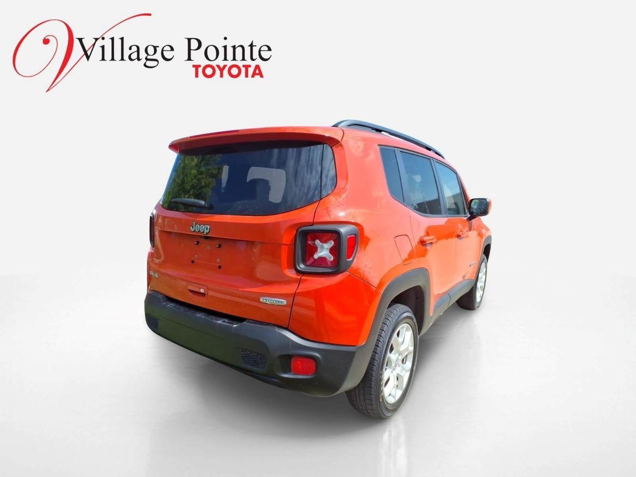 Used 2018 Jeep Renegade Latitude w/ Popular Equipment Group AWD/4WD image 4