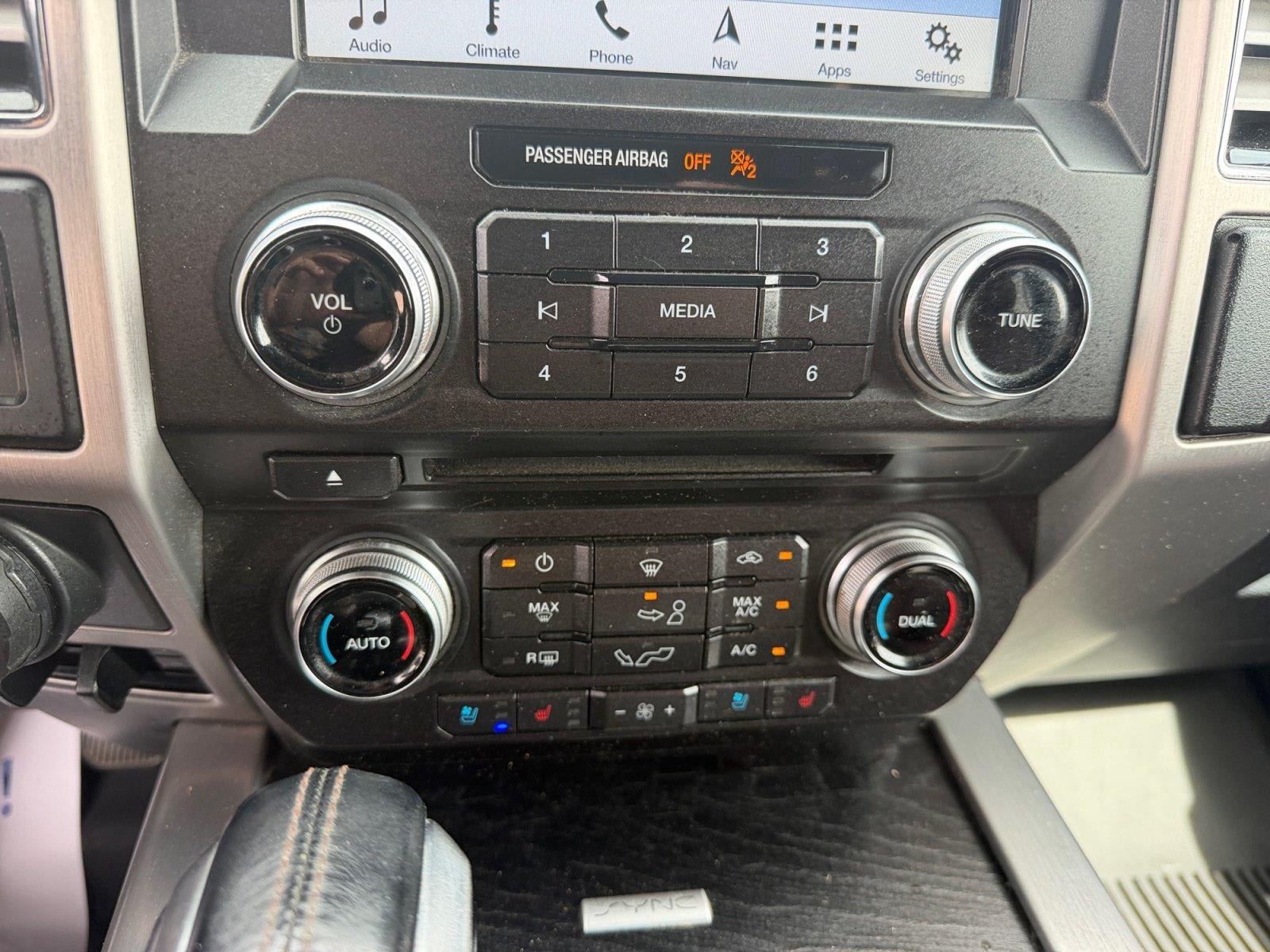 Used 2018 Ford F150 Platinum w/ Equipment Group 701A Luxury AWD/4WD image 21