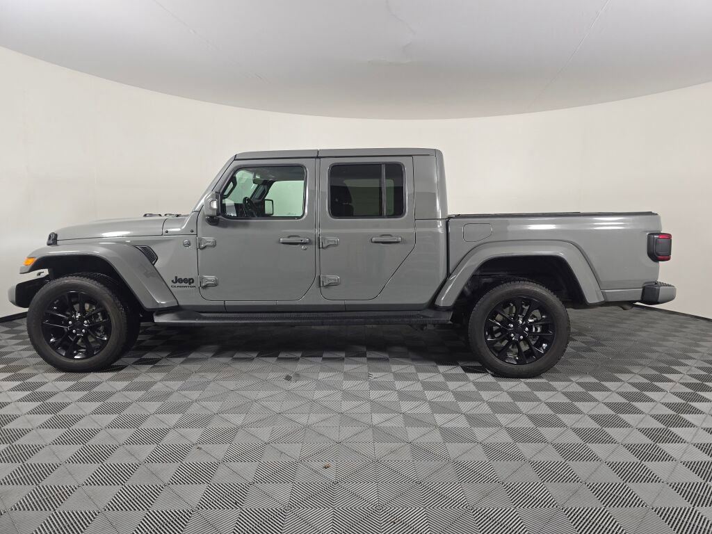 Used 2022 Jeep Gladiator Overland image 6