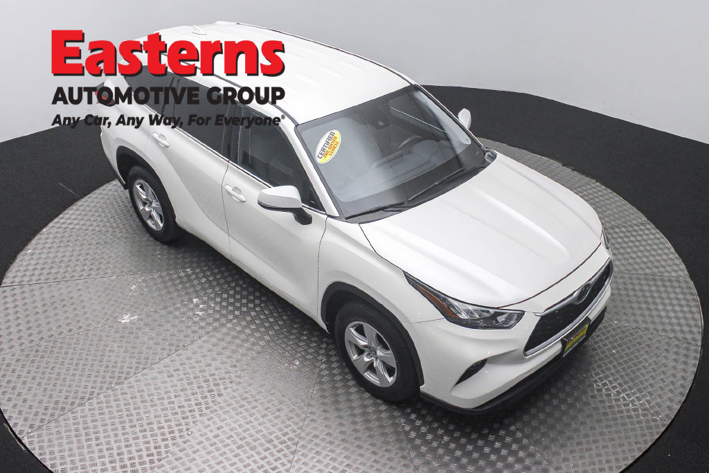 Used 2020 Toyota Highlander LE FWD image 4