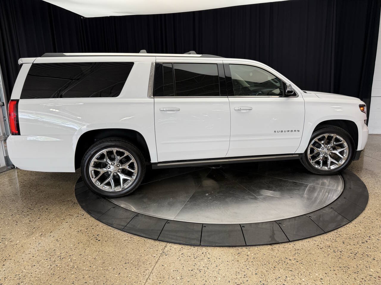 Used 2017 Chevrolet Suburban Premier AWD/4WD image 9