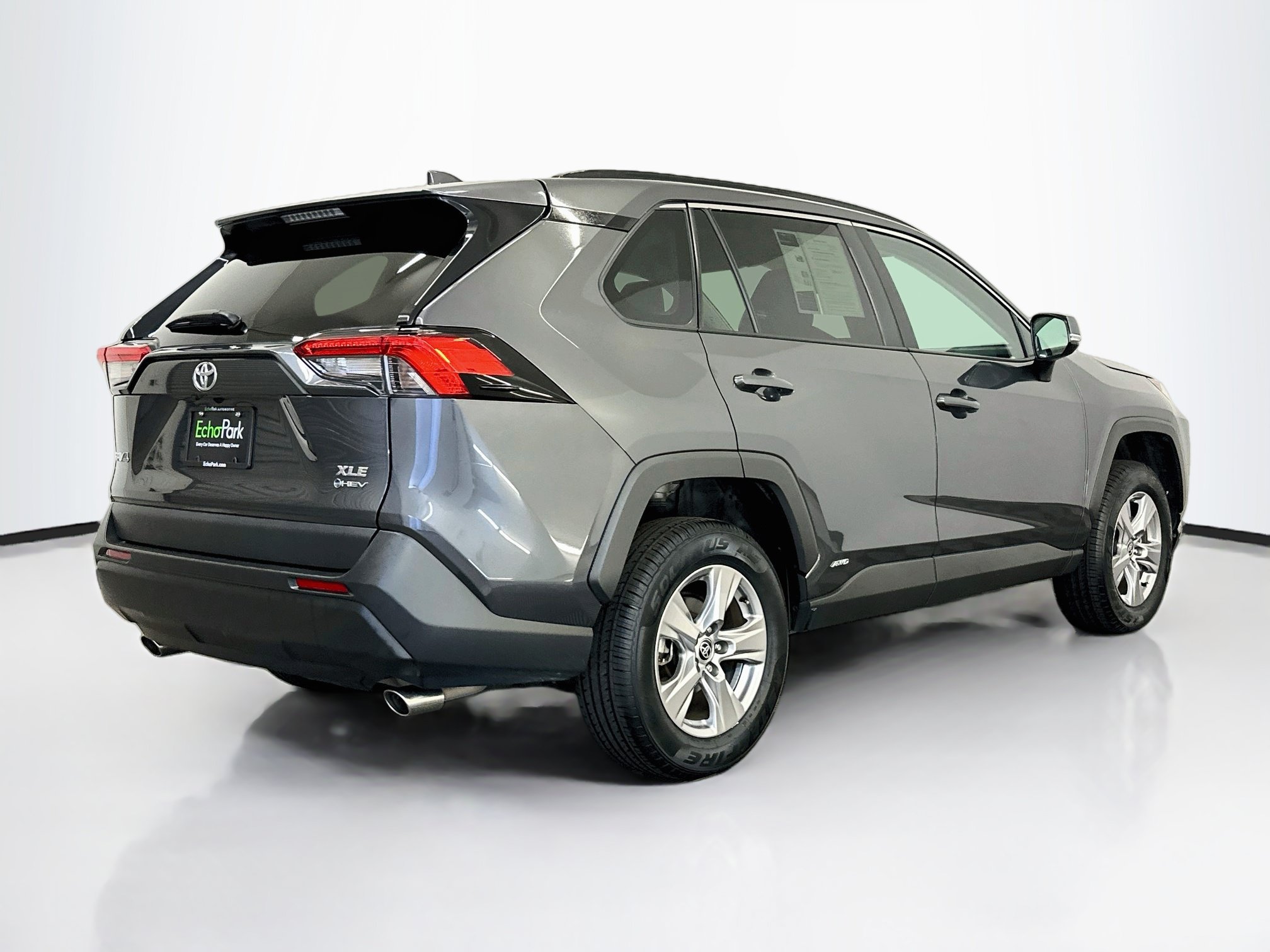 Used 2025 Toyota RAV4 XLE AWD/4WD image 9