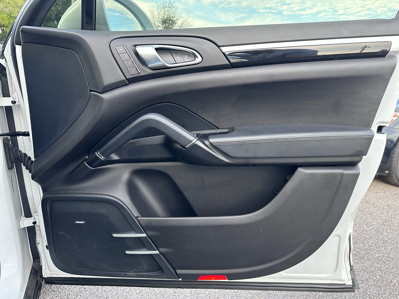 Used 2016 Porsche Cayenne image 40