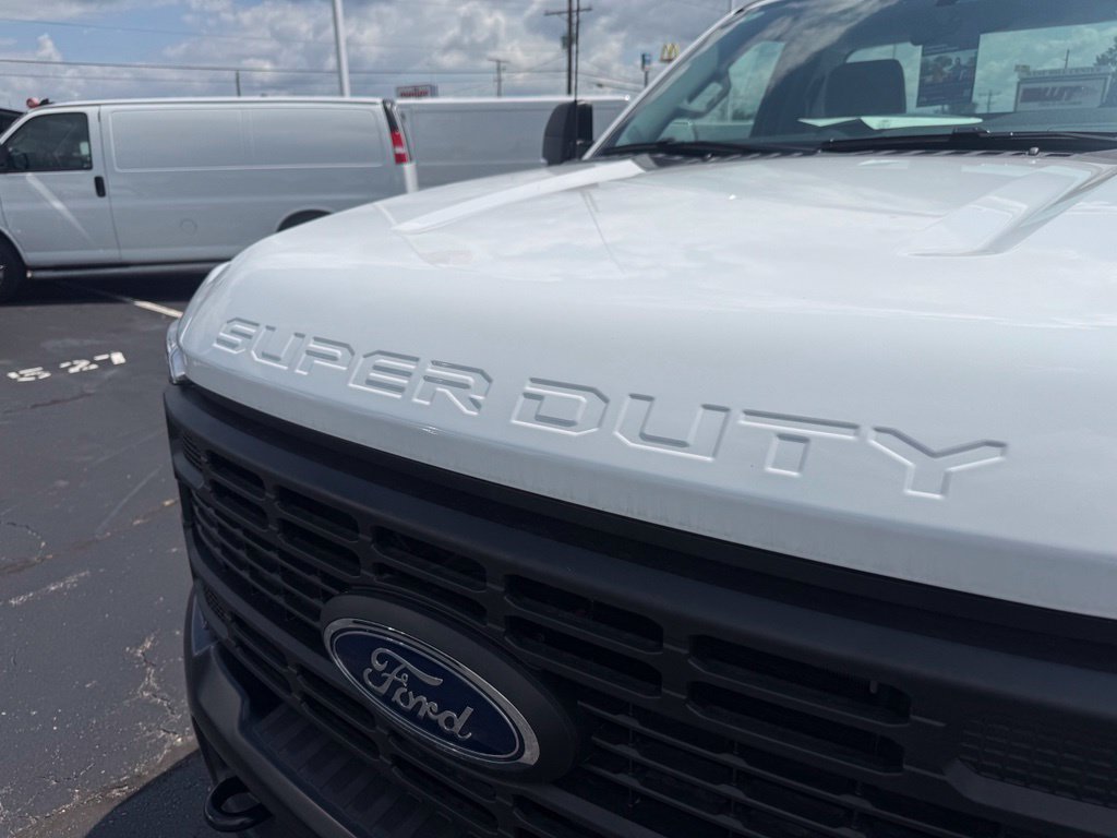New 2026 Ford F550 4x4 Regular Cab Super Duty w/ Snow Plow Prep Package image 12