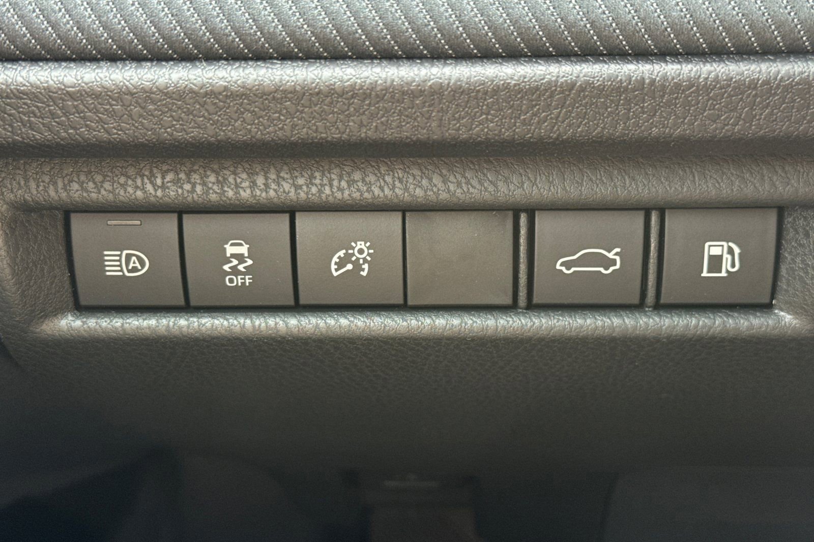 New 2026 Toyota Camry SE image 29