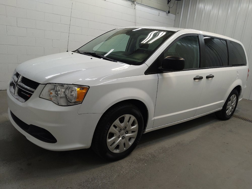 Used 2019 Dodge Grand Caravan SE w/ UConnect Hands-Free Group FWD image 2