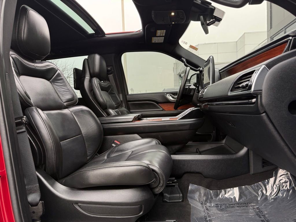 Used 2018 Lincoln Navigator Reserve w/ Technology Package image 36