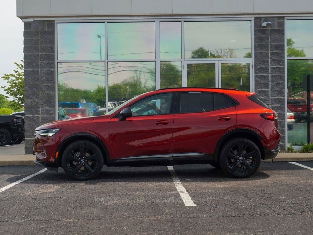 Used 2022 Buick Envision Essence w/ Technology Package II FWD image 5