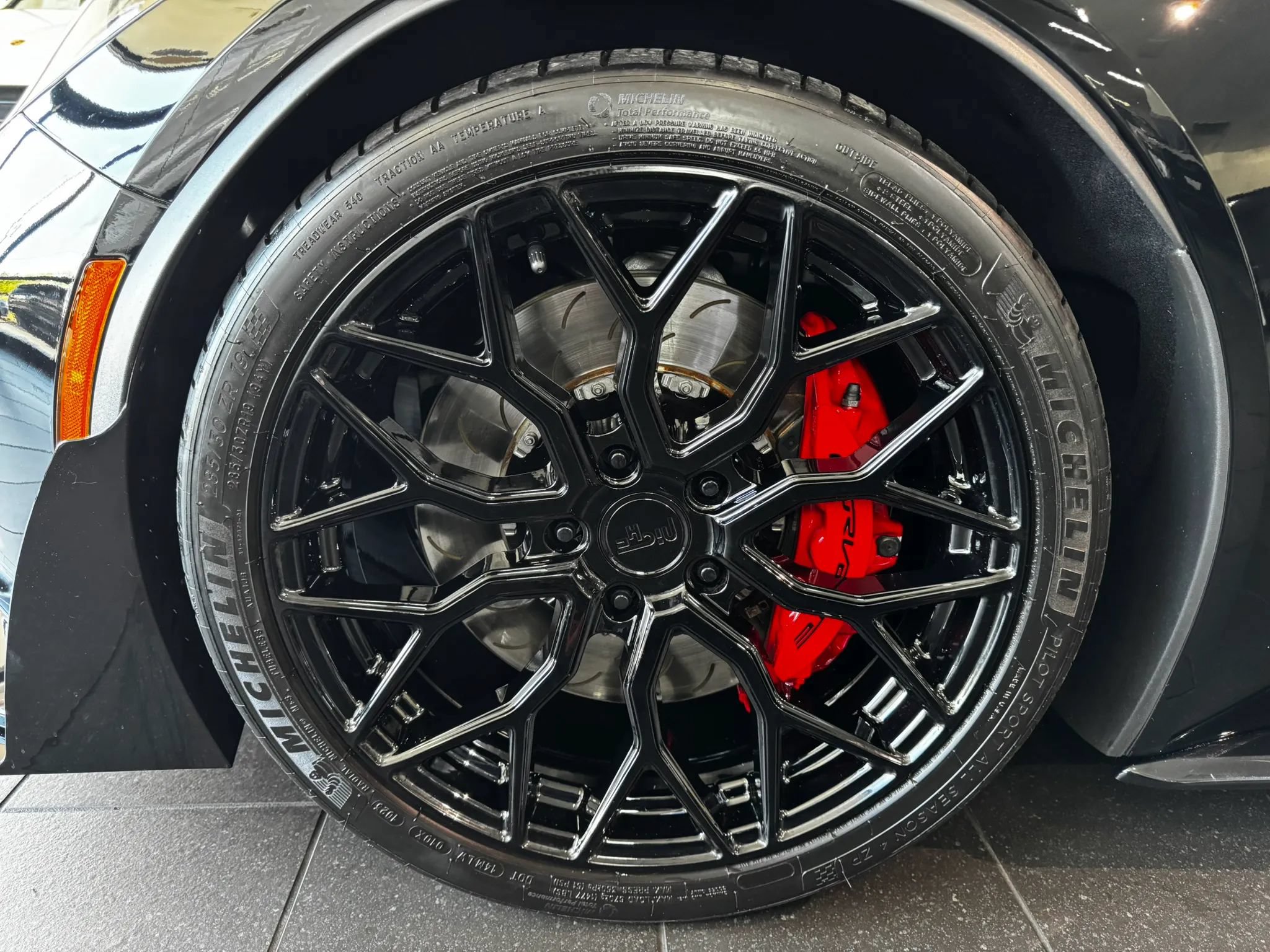 Used 2015 Chevrolet Corvette Z06 w/ 3LZ Preferred Equipment Group RWD image 43