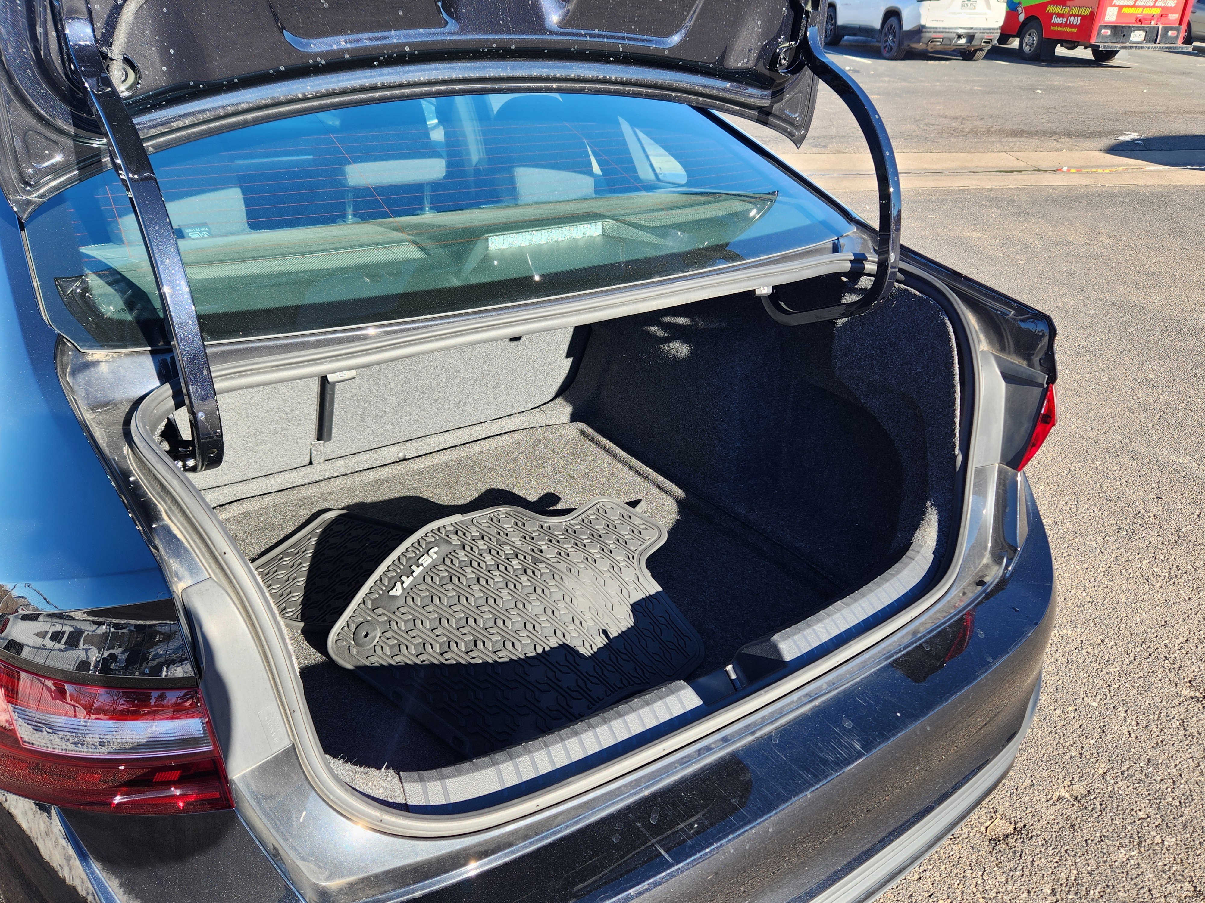 Used 2023 Volkswagen Jetta Sport image 16