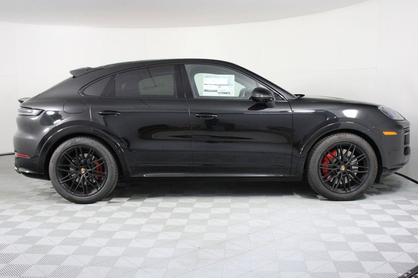 New 2026 Porsche Cayenne GTS image 8