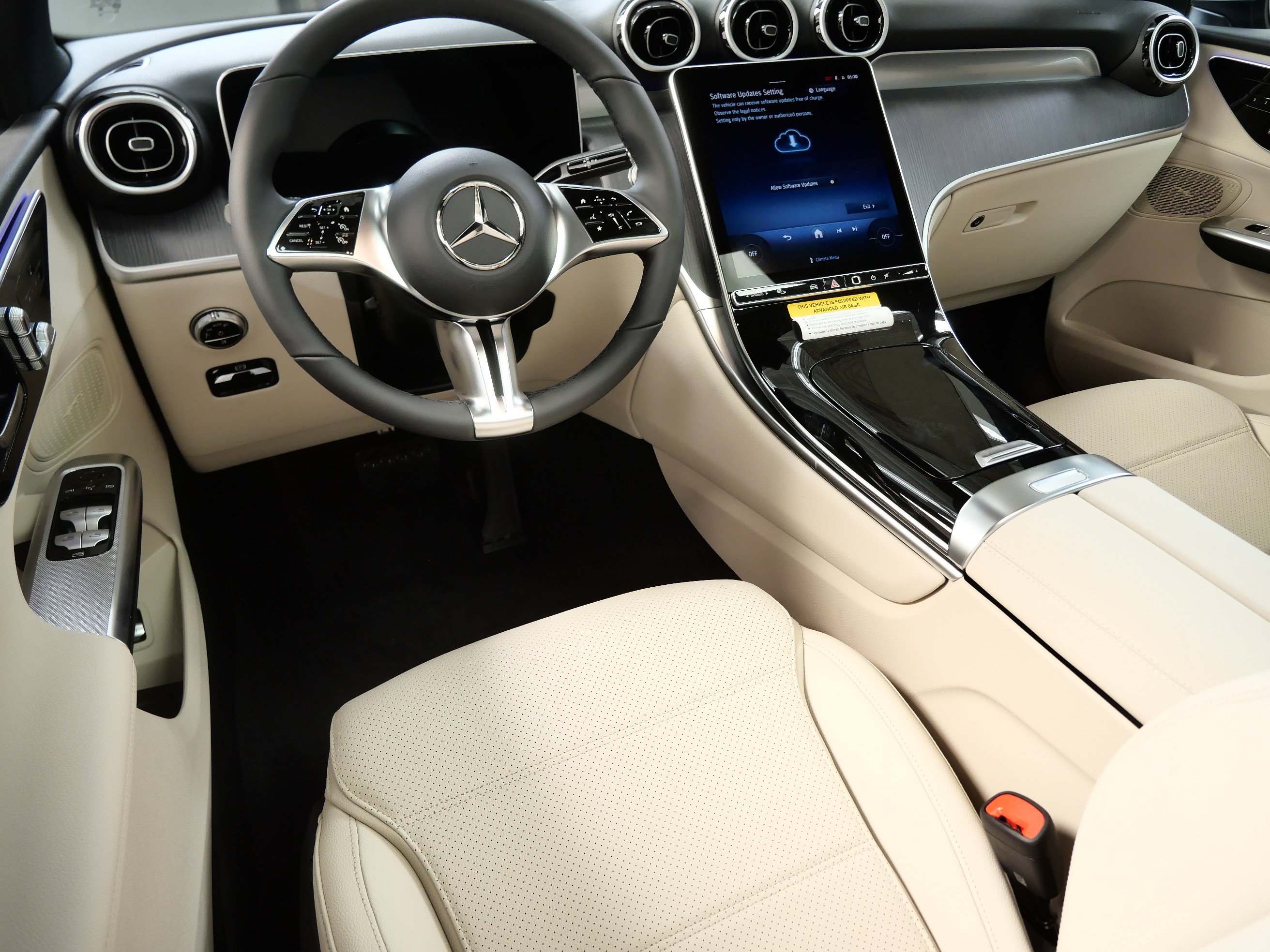 New 2026 Mercedes-Benz GLC 300 4MATIC image 2