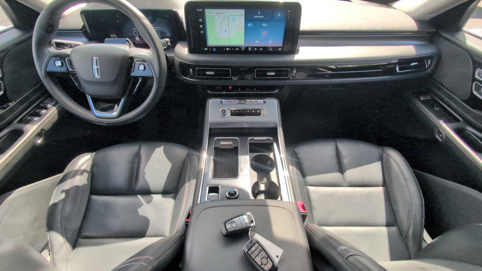 Used 2025 Lincoln Aviator AWD image 33