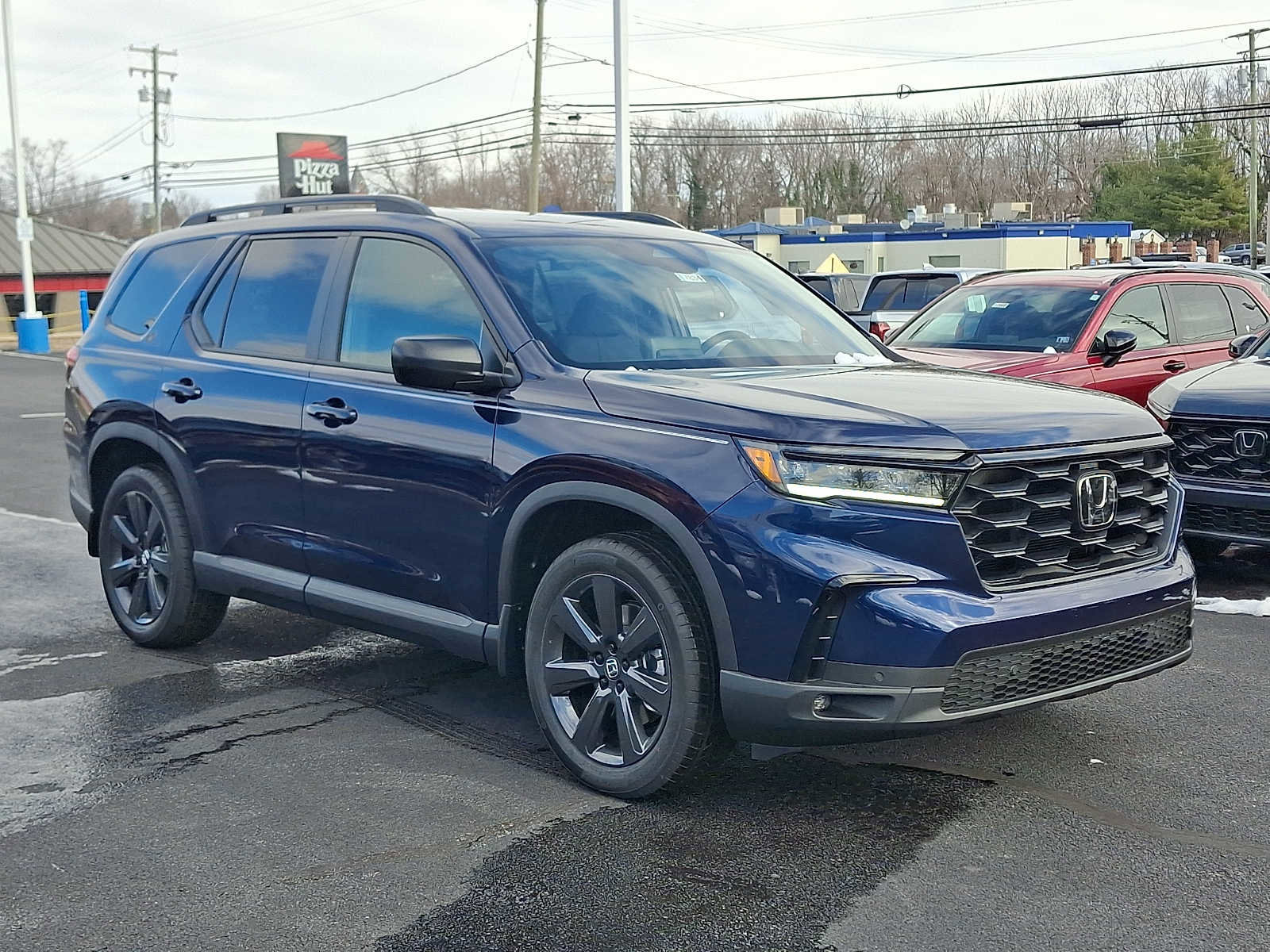 New 2025 Honda Pilot Sport image 2