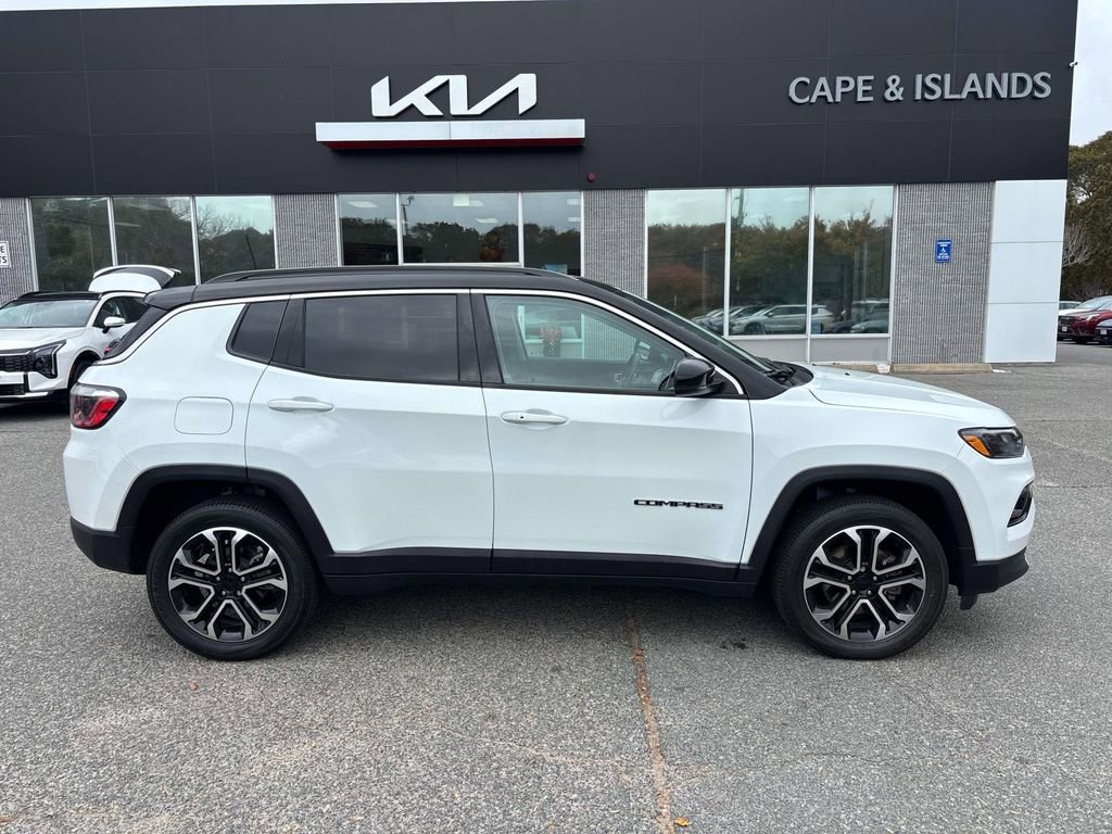 Used 2022 Jeep Compass Limited w/ Sun and Sound Group image 2