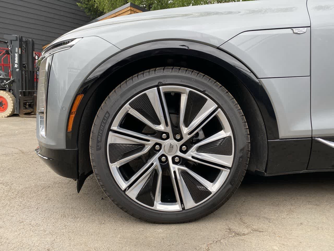 Used 2024 Cadillac Lyriq Luxury w/ LPO, Floor Liner Package AWD/4WD image 12