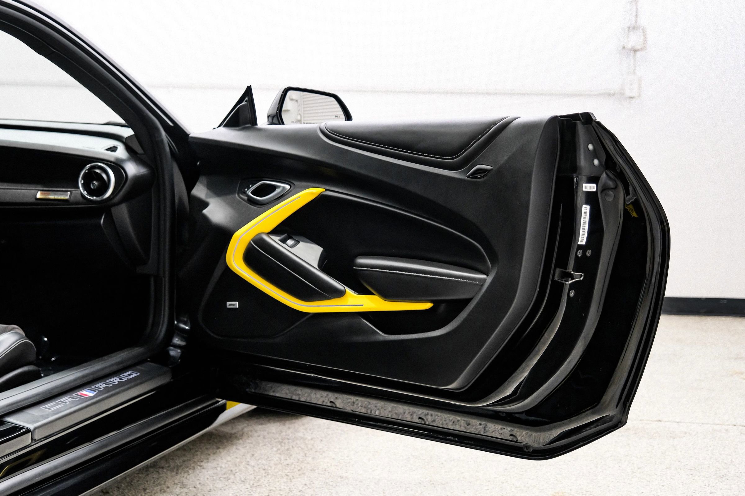 Used 2020 Chevrolet Camaro SS RWD image 51