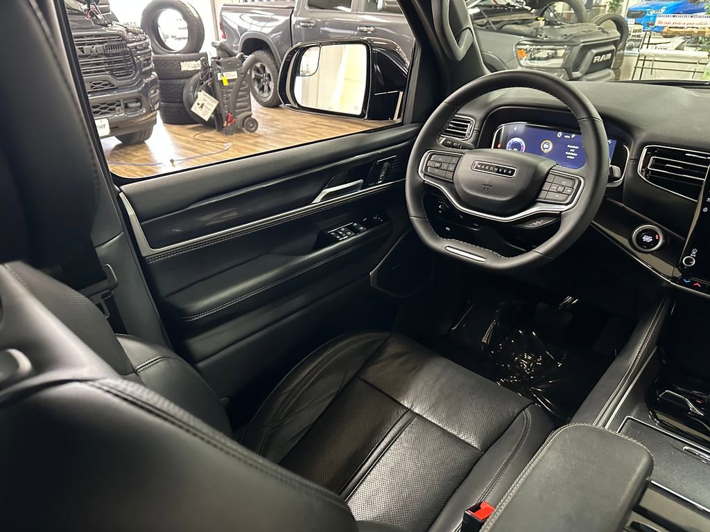 Used 2024 Jeep Wagoneer 4WD image 15