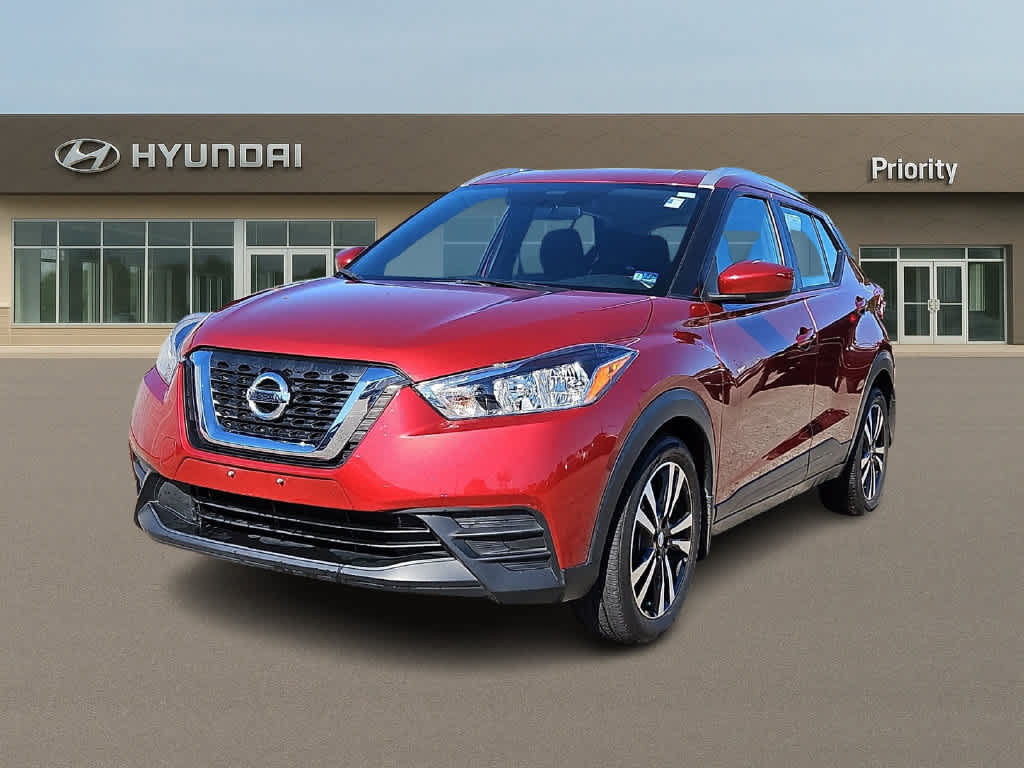 Used 2018 Nissan Kicks SV FWD image 1