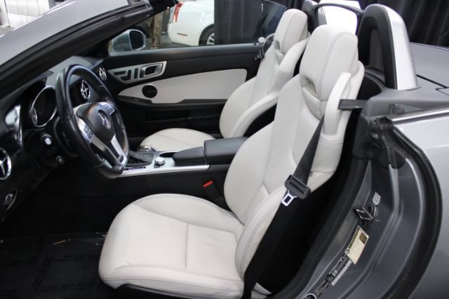 Used 2014 Mercedes-Benz SLK 250 image 17