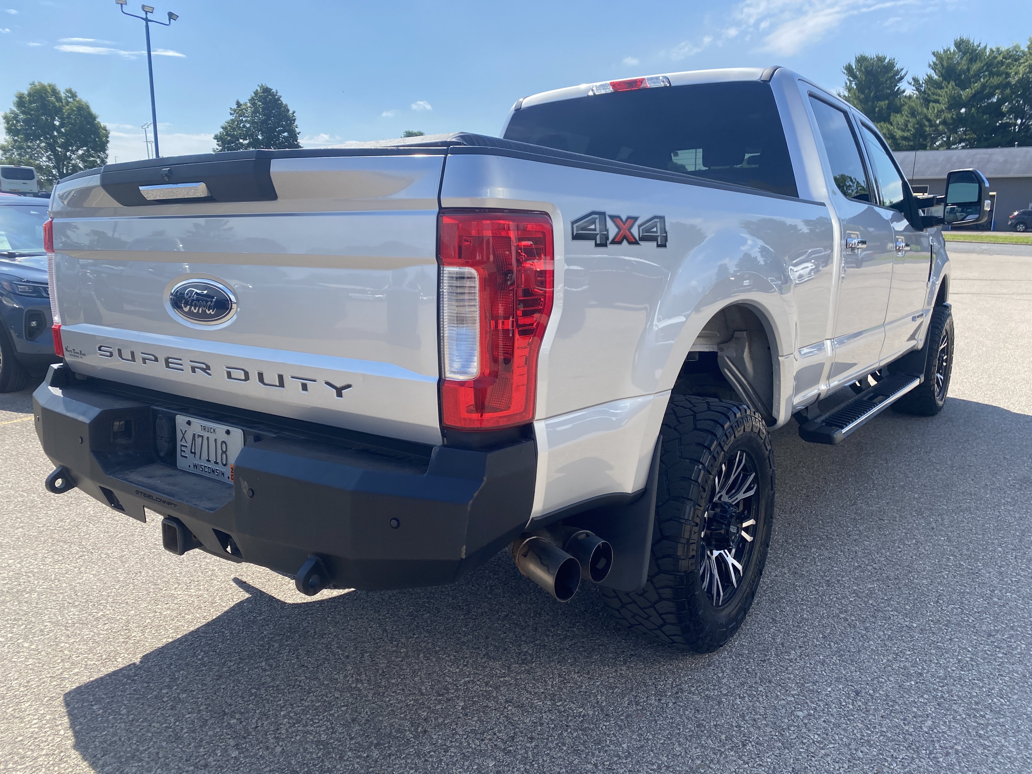 Used 2019 Ford F350 XLT w/ XLT Premium Package AWD/4WD image 6