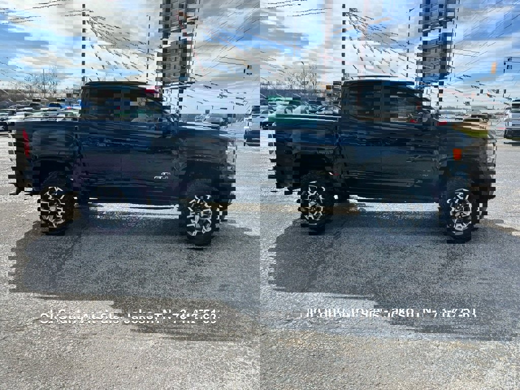 Used 2021 GMC Canyon AT4 w/ Driver Alert Package image 5